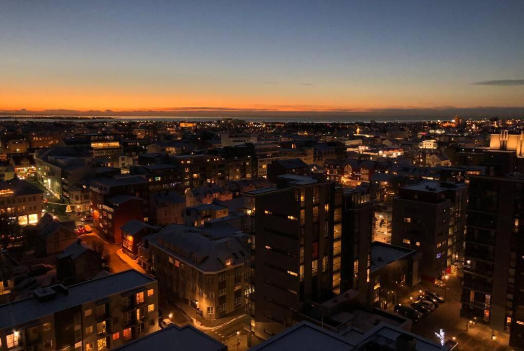 Luxury Downtown With Stunning Views Apartment *