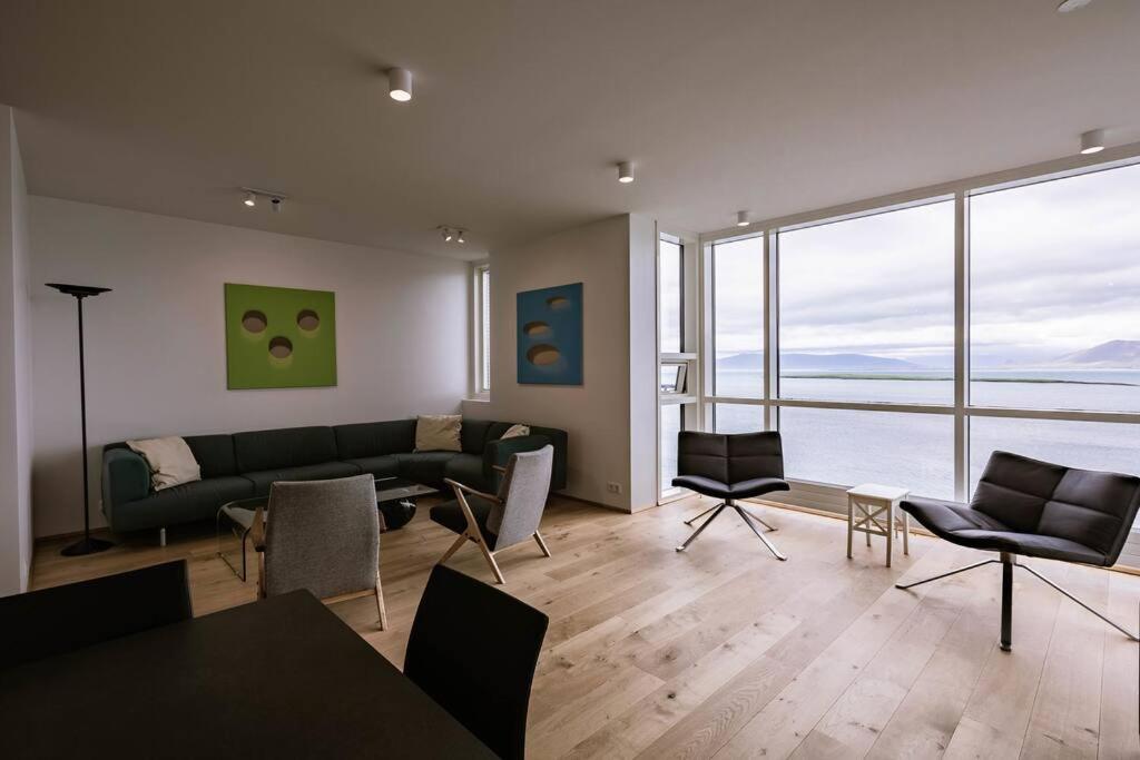 Luxury Downtown With Stunning Views * Reykjavík