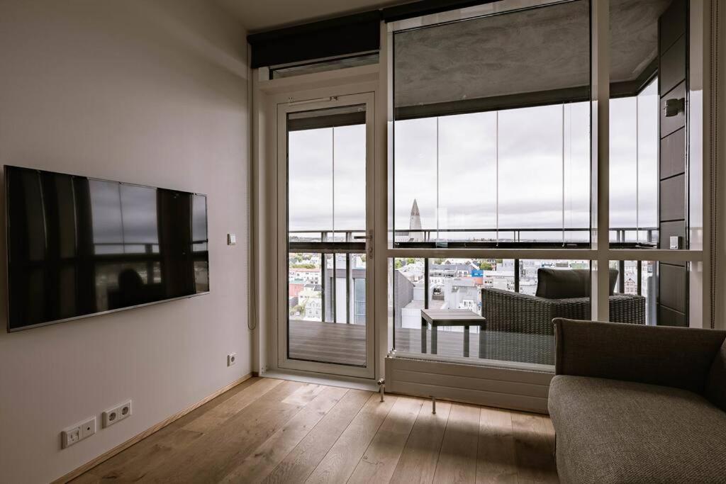 Luxury Downtown With Stunning Views