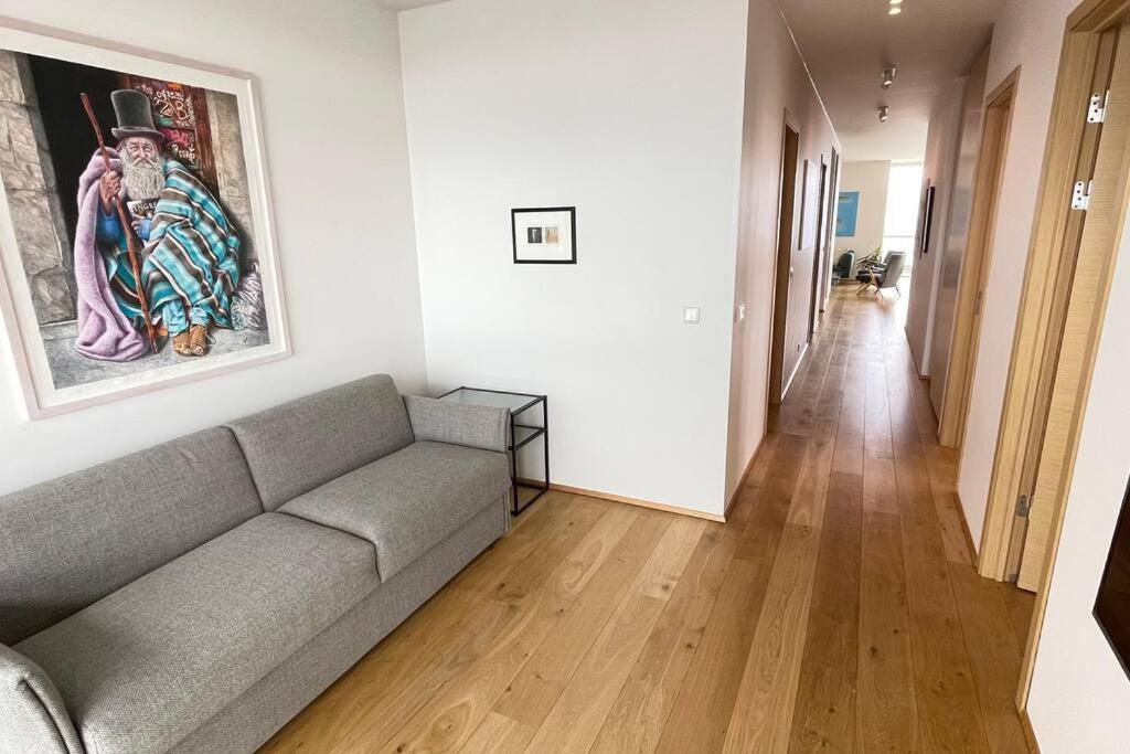 Luxury Downtown With Stunning Views Apartment *